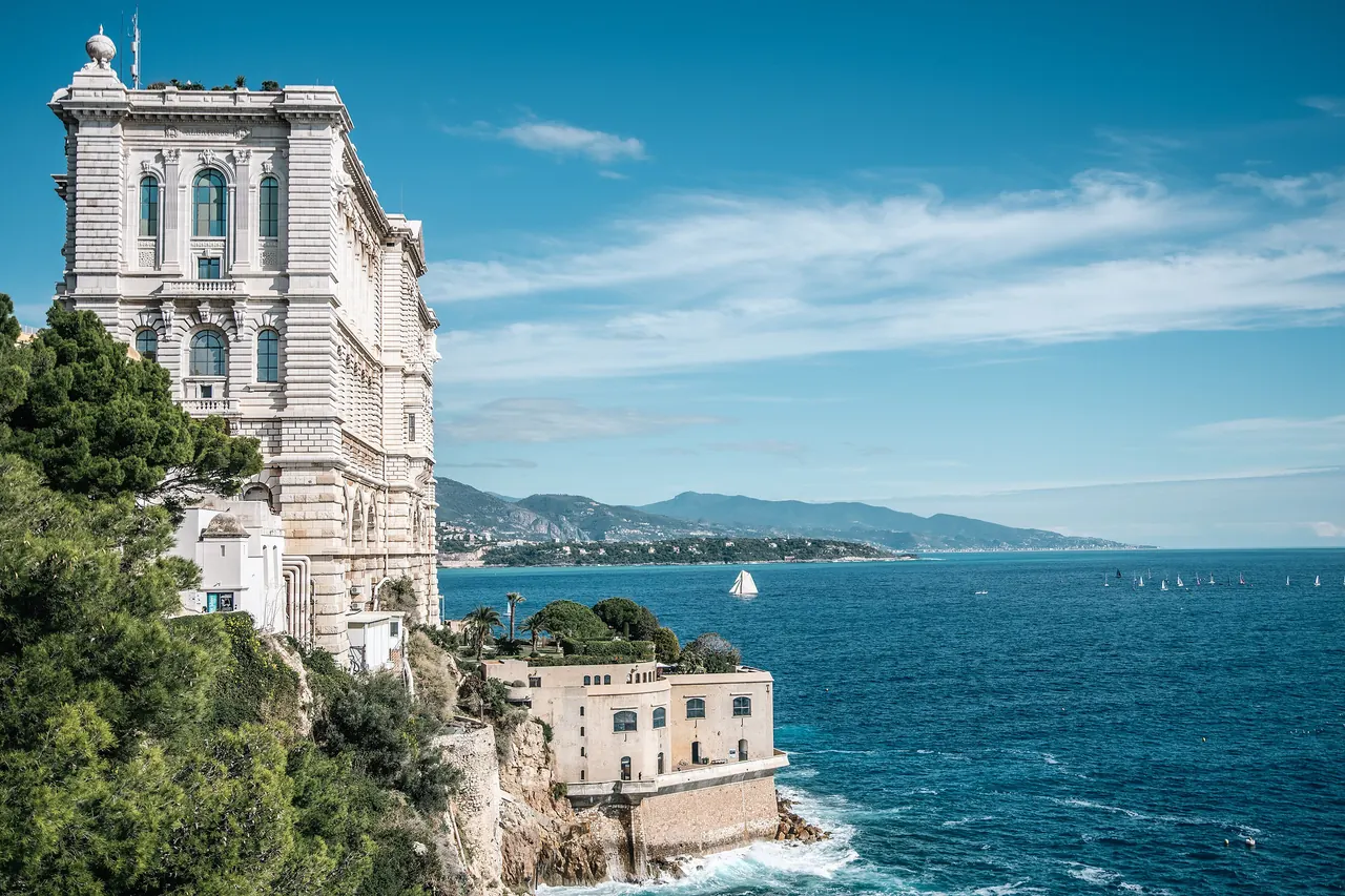 Èze, Monaco and Monte-Carlo, The eastern Riviera